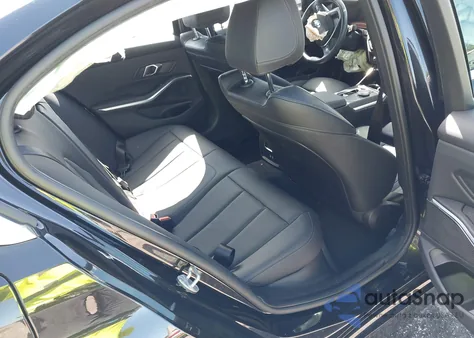 2024 BMW 3 Series 330I z USA, uszkodzony, nr VIN 3MW69FF05R8E88324